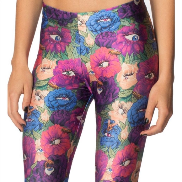 Blackmilk PEEKING PEONIES LEGGINGS - Picture 2 of 9